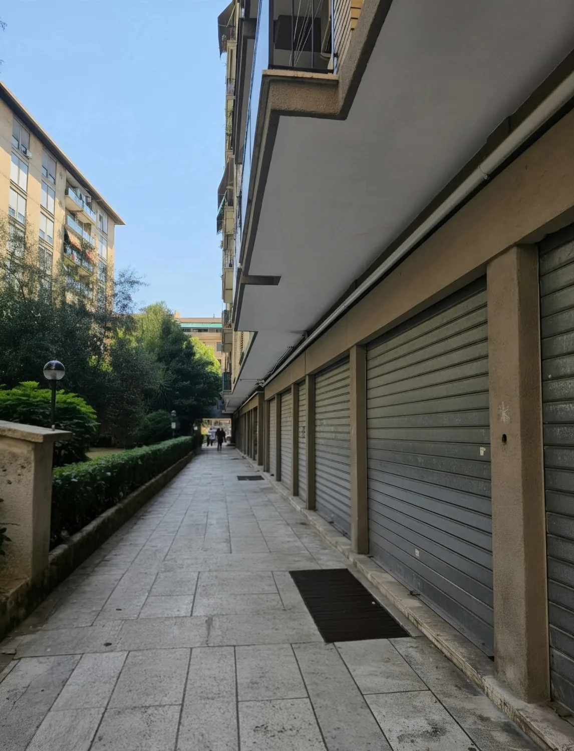 Garden on the left: Scala C is the first entrance on the right